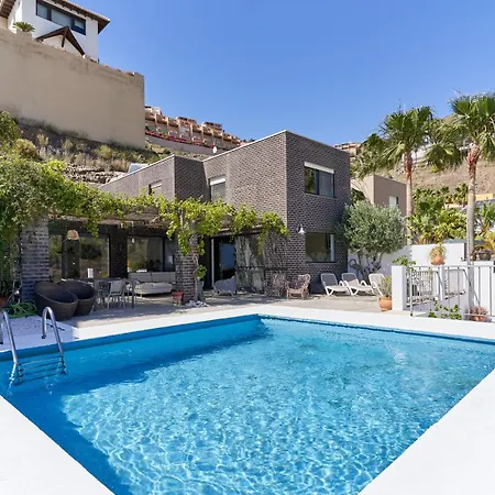 Spectacular Casa Negra Willa