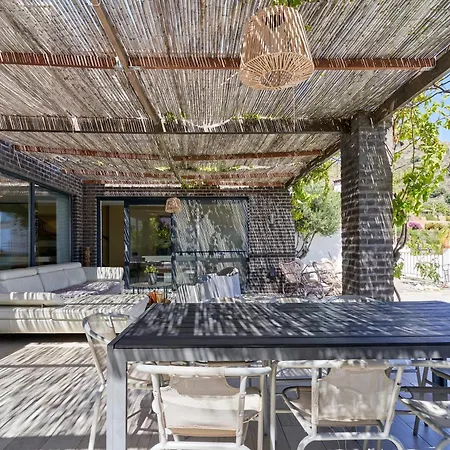 Spectacular Casa Negra Willa Torrox